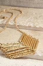 LINK CHEVRON NECKLACE
