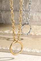 HAMMERED METAL RING CHAIN NECKLACE